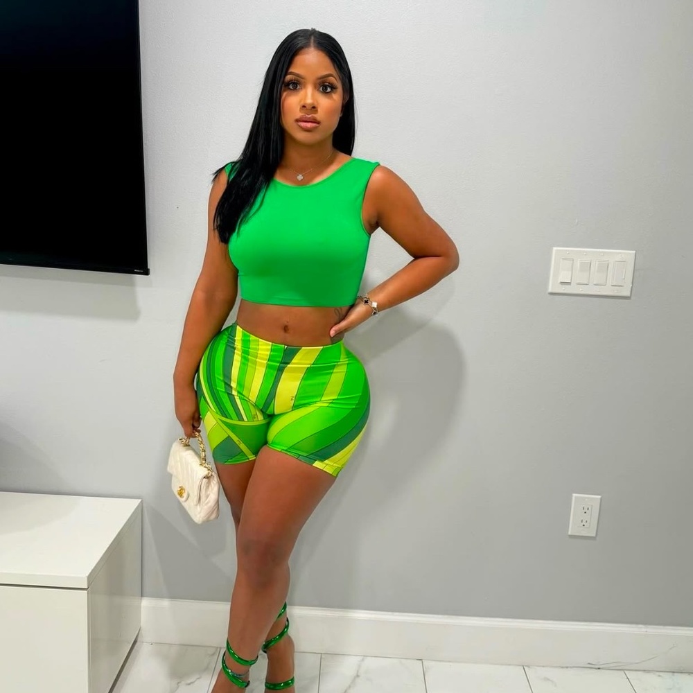 Green Emilio Pucci shorts